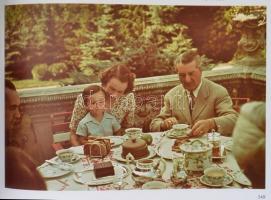 Fénnyel írott történelem. Szerk.: Jalsovszky Katalin és Stemlerné Balog Ilona. A bevezetést írta Ste...