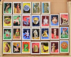 Orosz folklór motívumos szovjet gyufásdoboz-gyűjtemény, 2 db hiányzik, saját dobozában, jó állapotban.