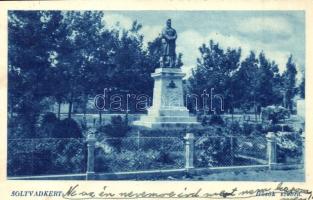 Soltvadkert, Hősök szobra