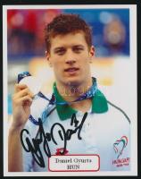 Gyurta Dániel (1989-) olimpiai, háromszoros világ- és kétszeres Európa-bajnok magyar úszó aláírása egy őt ábrázoló fotón, 11x9 cm./autograph signature