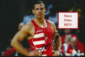 Bácsi Péter (1983-) olimpikon, világ-, és Európa-bajnok birkozó aláírása egy őt ábrázoló fotón, 10x15 cm. / autograph signature