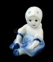 Zsolnay kékmázas porcelán kislány, kézzel festett, jelzett, hibátlan, m: 7,5 cm