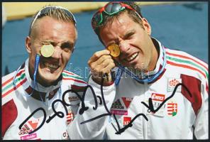 Kökény Roland (1975-) olimpiai, világ-, és Európa-bajnok és Dombi Rudolf (1986-) olimpiai és Európa-bajnok kajakosok aláírásai egy őket ábrázoló fotón, 10x15 cm./ autograph signature