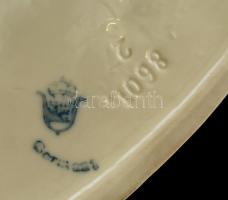 Unterweißbach őzgida kiskutyával, német figurális porcelán, kézzel festett, jelzett, hibátlan, m: 8 ...