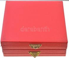 Vincze Dénes (1914-1972) DN "A Vállalat Kiváló Brigádja" Br plakett, dísztokban (70mm) (2x...