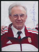 Németh Ferenc (1936-) kétszeres olimpiai bajnok öttusázó aláírása egy őt ábrázoló fotón, 13x10 cm. / autograph signature.