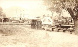 cca. 1912 Az MFTR kiégett Erzsébet Királyné gőzöse az átépítés előtt, munkások / The burned steamship 'Erzsébet Királyné' before the reconstruction, workers, photo
