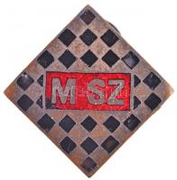 ~1930. "Magyar Sakkszövetség" zománcozott Br gomblyukjelvény "PAWEL P BPEST HOLLO u 15" gyártói jelzéssel (14x14mm) T:2,2-