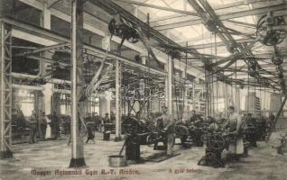 Arad, Magyar Automobil Gyár Rt., belső munkásokkal. Kerpel Izsó 545. / automobile factory interior with workers