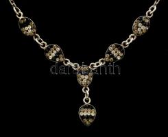 Ezüst(Ag) fekete és fehér strasszokkal kirakott nyaklánc, jelzett, h: 50 cm, bruttó: 5,8 g