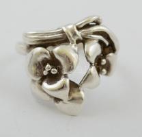 Ezüst(Ag) virágcsokros gyűrű, jelzett, méret: 56, nettó: 5,1 g