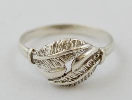 Ezüst(Ag) leveles gyűrű, jelzett, méret: 52, nettó: 2 g