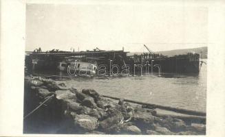 1908 MFTR Margit gőzös elsüllyedése az 516-os és 804-es uszályokkal / sinking of SS Margit - 2 db régi fotó képeslap / 2 photo postcards