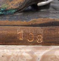 Demjén Imre (1937- ): Magyar katonai viselettörténet: Magyar öltözetű tábornok teljes dísz-/gálaegye...