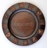 Csillagjegyekkel díszített bronz falitányér, jó állapotban, d: 24 cm