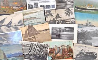 Kb. 99 db főleg RÉGI hajós motívumlap, vegyes minőség / Cca. 99 mostly pre-1945 ships motive cards, mixed quality