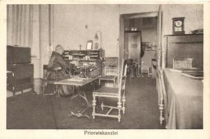 34 db főleg RÉGI szakmákat foglalkozásokat ábrázoló képeslap / 34 mostly pre-1945 professions motive...