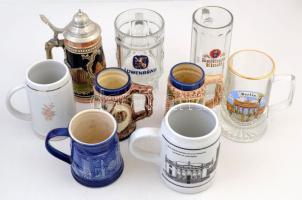 9 db különböző söröskorsó, közte 3 db üveg és 6 kerámia, 1 fedéllel