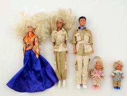 Játékbabák, szafari ruhában kis család(4 db) + divatos ruhába öltözött lány baba, m: 12 és 30 cm