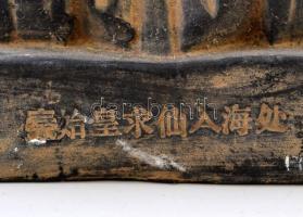 Jelzett kínai bölcs, antikizált (múzeumi replika?) festett kerámia, m:23 cm