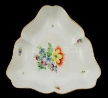 Herendi virágmintás háromszögletű tál, kézzel festett, jelzett (koronás), kopásnyomokkal, 25×24 cm