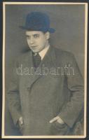 Szilágyi László (1898-1942) költő, író, újságíró, forgatókönyvíró, operettszövegkönyv-író fotólap