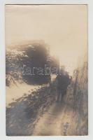 12 db RÉGI első világháborús katonai fotólap, K.u.K. katonák koccintás és főzés közben, csoportképek...