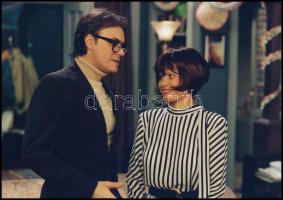 cca 1980 Esztergályos Cecíla és Ádám Tamás színészekről készült színházi fotó, 15x21,5 cm
