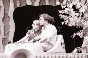 1976 Budapest, vidámparki felvételek, 90 db szabadon felhasználható vintage negatív, 24x36 mm