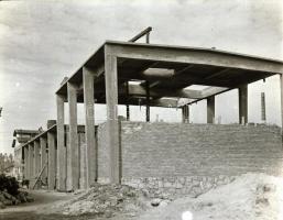 cca 1965 Kecskemét, Medgyesi László hagyatékából 13 db vintage negatív (városképek, utcai fotók, épü...