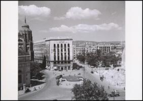 cca 1947 Budapest, látkép a Deák térről, vintage negatívról készült mai nagyítás 18x25 cm-es fotópapírra