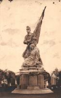 4 db RÉGI magyar városképes lap, hősi emlékmű: Békéscsaba, Cegléd, Kőszeg, Pécel; köztük 2 fotó / 4 pre-1945 Hungarian town-view postcards, heroes monuments, among them 2 photos