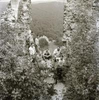 1955 Csepel teherautók hosszú bejáratása, 5 db szabadon felhasználható vintage negatív, 6x6 cm