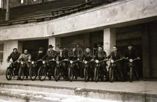 cca 1960 Budapest, a Csepel motor gyártásáról készült 2 db professzionális minőségű, szabadon felhas...