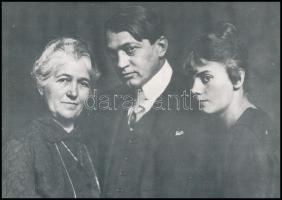 Ady Endre édesanyjával és feleségével a háború alatt, fotóról készült modern másolat, nyomtatvány, 14x20 cm