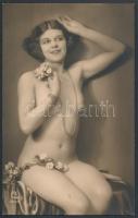 cca 1910-1920 Lány virágokkal, finoman erotikus fotó, P-C Paris, 13,5x8,5 cm /  cca 1910-1920 Erotic photo, 13,5x8,5 cm