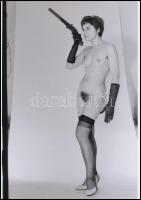 cca 1973 Párbajra készülve, 3 db szolidan erotikus fénykép, korabeli vintage negatívokról készült mai nagyítások, 25x18 cm / 3 erotic photos, 25x18 cm