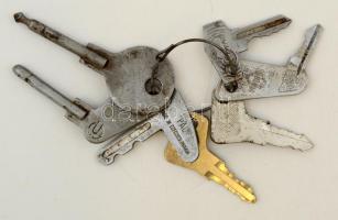 7 db főként járműindító kulcs