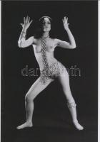 cca 1971 Bűvös tánc az éjszakában, 3 db szolidan erotikus fénykép, korabeli vintage negatívokról kés...