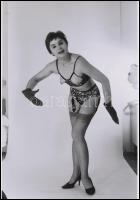 cca 1968 A csábítás női kellékei, 3 db szolidan erotikus fénykép, korabeli vintage negatívokról kész...