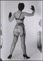 cca 1968 A csábítás női kellékei, 3 db szolidan erotikus fénykép, korabeli vintage negatívokról kész...