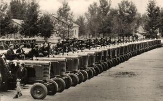 5 db MODERN megíratlan közlekedési jármű képeslap, főleg munkagépek, mezőgazdasági kiállítás / 5 MOD...