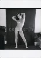 cca 1973 Bikinivonal napozás után, 3 db szolidan erotikus fénykép, korabeli vintage negatívokról kés...