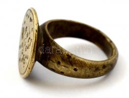 Régi réz pecsétgyűrű "B. D." monogrammal, florális díszítéssel, méret: 53