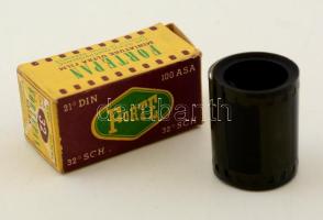 cca 1960 Szeged, Dóm tér, Csopak, cca 28 db 24x36 mm-es negatív tekercsben