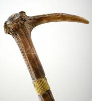 2 db fa sétabot, az egyik agancs fogóval, különböző méretben