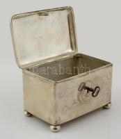 Ezüst (Ag.) cukortartó doboz, jelzett, mesterjeggyel (F.B.), gravírozott díszítéssel, kulccsal, jó á...