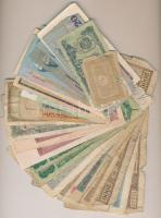 30db-os vegyes külföldi bankjegy tétel, közte Bulgária, Csehszlovákia, Románia T:III-IV 30pcs of various banknotes, including Bulgaria, Czechoslovakia, Romania C:F-G