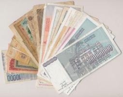31db-os vegyes külföldi bankjegy tétel, közte Jugoszlávia, Olaszország, Románia, Szovjetunió T:III-I...