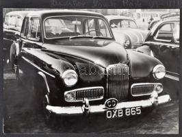 cca 1950 2 db autós fotó: Humber Hawk Mark VI-VI/1 + Cadillac C2, kartonra ragasztva, különböző méretben